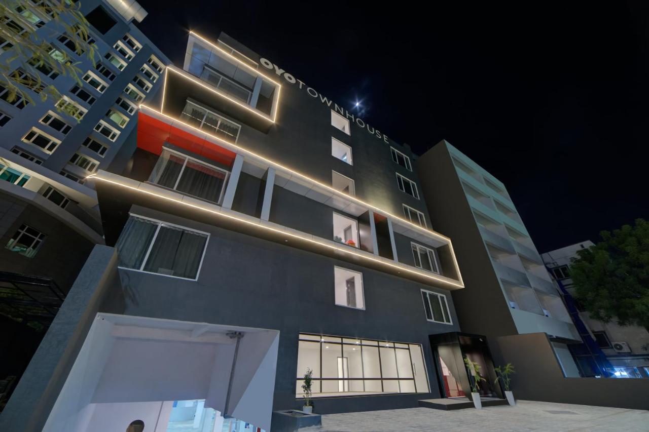 Super Townhouse 777 - A3 Empire Hotel Kondapur  Exterior photo